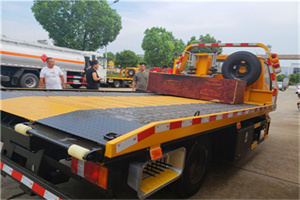 乡城附近拖车电话号码服务