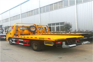 乡城附近拖车救援搭电